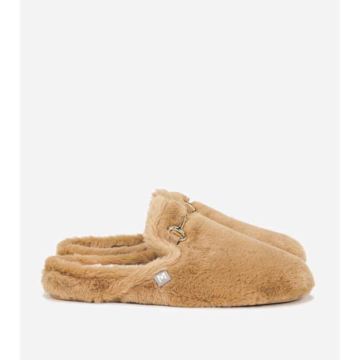 Tan slippers with discount fur